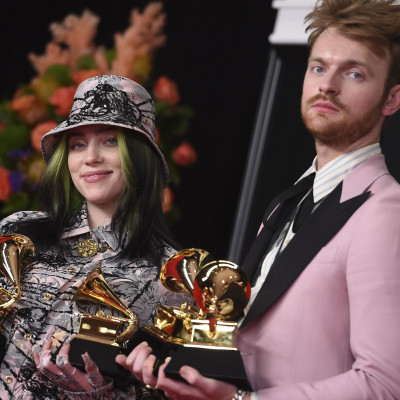 Αυτή είναι η καλύτερη live εμφάνιση της Billie Eilish (photos +video)