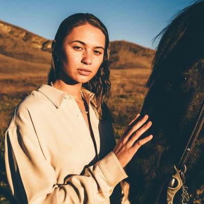 Polite Worldwide: Το βιώσιμο brand που χρησιμοποιεί την πολυτελή μόδα για να αλλάξει τον κόσμο