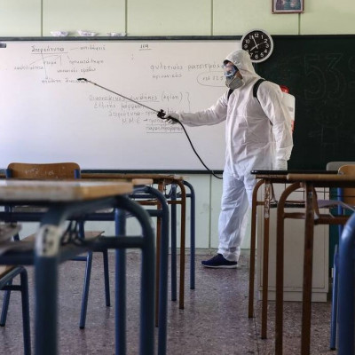 Πέθανε μαθητής ειδικού σχολείου από κορονοϊό – Τι γίνεται με τους εμβολιασμούς