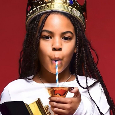 Κόρη διάσημης τραγουδίστριας είναι η πιο κομψή 9χρονη του πλανήτη