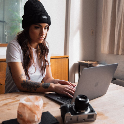 Online dating: Υπάρχει ένας τρόπος για να κάνεις το προφίλ σου ακαταμάχητο