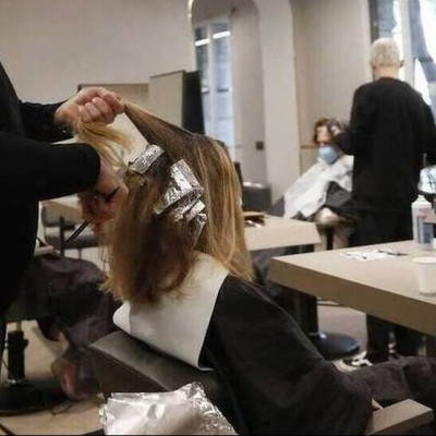 Lockdown: Πώς θα πας στο κομμωτήριο - Τι πρέπει να στείλεις στο 13033