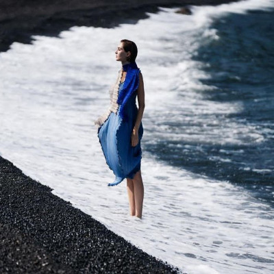 Most Wanted: Tα 5 πιο κομψά μπλε ρούχα και αξεσουάρ στις αποχρώσεις της θάλασσας και του ουρανού