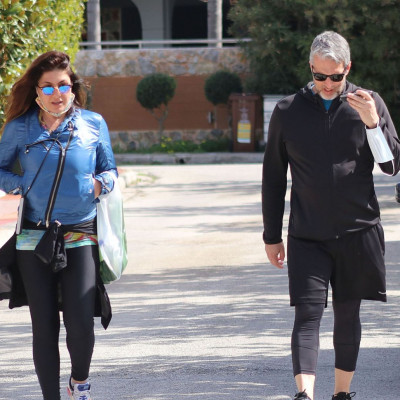 Παπαρίζου – Καψάλης: Το αθλητικό look και το jacket της Έλενας που μας ξετρέλανε