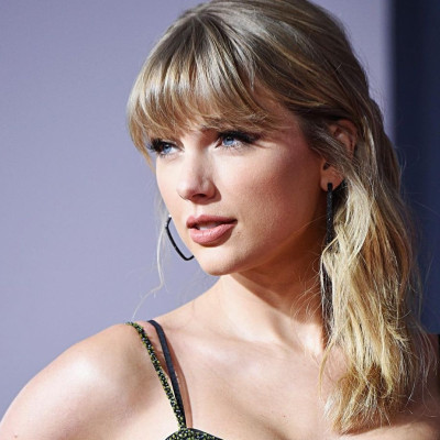 Taylor Swift: Η απρόσμενη κίνηση της σε μια γυναίκα που έχασε τον άντρα της από COVID-19