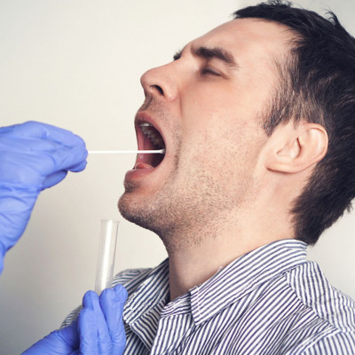 Κορονοϊός: Ο ρόλος του σάλιου στη μετάδοσή του