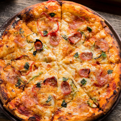 Έτσι θα φτιάξεις την ωραιότερη pizza με ψωμί του τοστ (video)