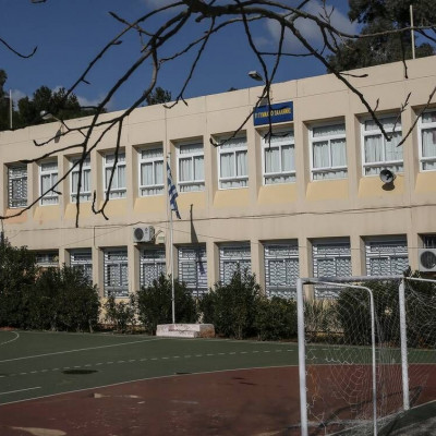 Κορονοϊός - Σχολεία: Πότε ανοίγουν - Τι θα γίνει με τις Πανελλήνιες