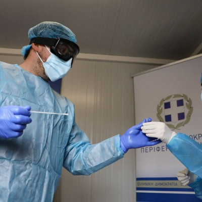 Κρούσματα σήμερα: Νέο αρνητικό ρεκόρ με 735 διασωληνωμένους, 1.449 μολύνσεις και 54 θανάτους