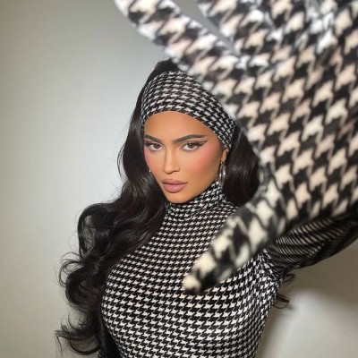 Στο TikTok γίνεται χαμός με το τελευταίο μανικιούρ που έκανε η Kylie Jenner