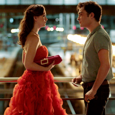 10 τηλεοπτικές σειρές που θα σε κάνουν fashion icon