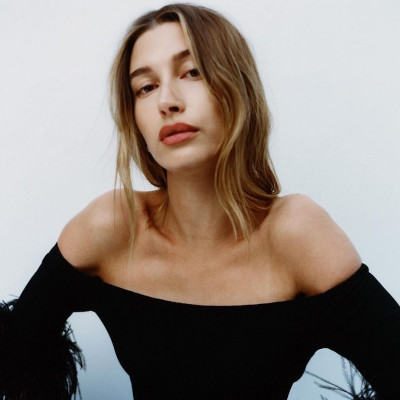 Hailey Baldwin: Πώς ο Justin Bieber βοήθησε στην πιο δύσκολη φάση της ζωής της