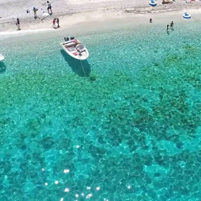 X-Beach: Η παραλία με το μυστηριώδες όνομα που βρίσκεται δύο ώρες μακριά από την Αθήνα