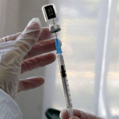 Κορονοϊός: Για πόσο καιρό παρέχει ανοσία το εμβόλιο - Φόβος για τις ομοιότητες με την γρίπη