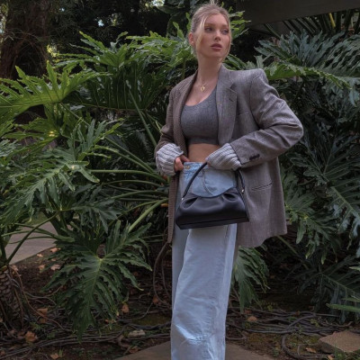 Τα puddle pants είναι τα κομψά παντελόνια που φορούν όλες οι celebrities