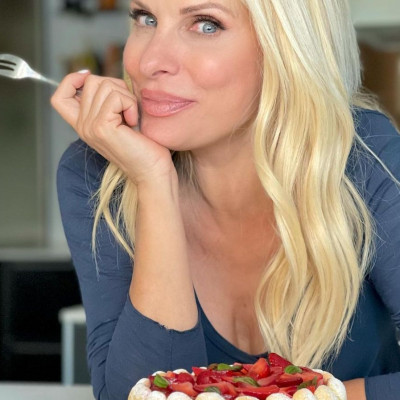 Φτιάξε το αγαπημένο γλυκό της Ελένης Μενεγάκη με επτά υλικά μόνο