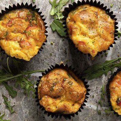 Άκης Πετρετζίκης: Muffins ομελέτας