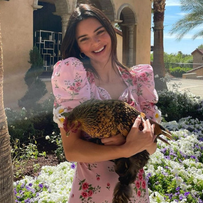 3 υπέροχοι τρόποι για να φορέσεις το floral φόρεμά σου αυτή την άνοιξη