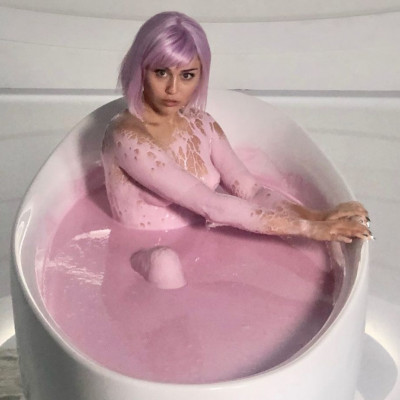 Miley Cyrus: 20 φορές που «έριξε» το Instagram με τις sexy φωτογραφίες της