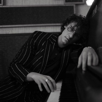 Shawn Mendes: «Αντέγραψε» τον Justin Bieber και το Tik- Tok τον εκθείασε