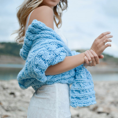 Πώς να πλύνεις σωστά τα πλεκτά πριν τα αποθηκεύσεις στην ντουλάπα (video)