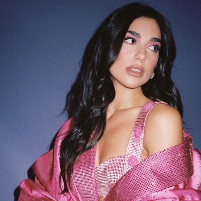 Η Dua Lipa υιοθέτησε τη viral τάση του TikTok με τον πιο στυλάτο τρόπο