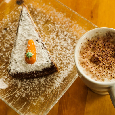 Η συνταγή για το απόλυτο και πανεύκολο carrot cake που έχεις φάει