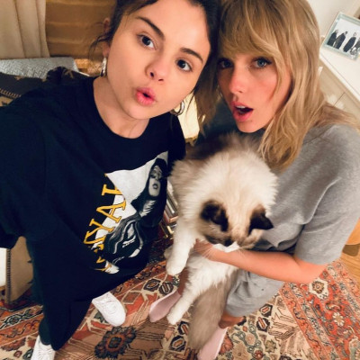 Selena Gomez: 25 photos που αποδεικνύουν ότι είναι η καλύτερη φίλη που έχει υπάρξει