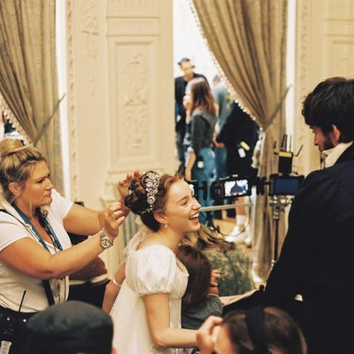 Πρώην της Ariana Grande είναι ζευγάρι με πρωταγωνίστρια του «Bridgerton» (pics+vid)