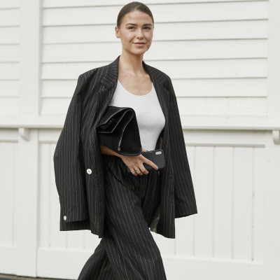 7 basic κομμάτια που θα κάνουν πιο ενδιαφέροντα τα looks σου