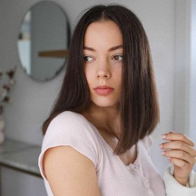 Clavicut: Το κούρεμα που ταιριάζει σε όλες είναι μεγάλη τάση αυτήν την άνοιξη