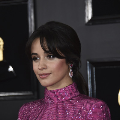 Wow! Η Camila Cabello έκανε το πιο φανταστικό κούρεμα της φετινής άνοιξης