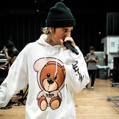 Justin Bieber: Οι νέες του φωτογραφίες αποκαλύπτουν κάτι για τον σταρ