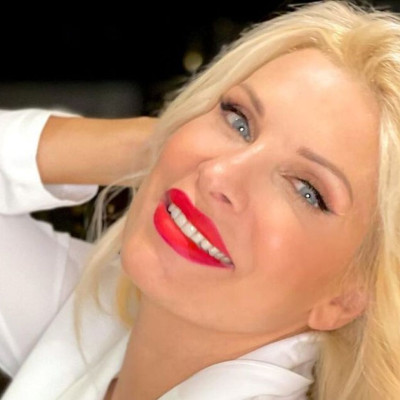 Ελένη Μενεγάκη: Το έντονο παρασκήνιο, το κασέ και τα ερωτηματικά