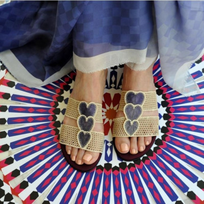 Alchimia: Τα ελληνικά, vegan σανδάλια που μας μαθαίνουν την αξία της επαναχρησιμοποίησης των υλικών