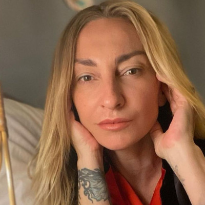 Ρούλα Ρέβη: Έτσι, δεν έχετε ξαναδεί τα δίδυμα παιδιά της