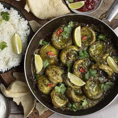 Άκης Πετρετζίκης: Αγκινάρες με σάλτσα κάρι