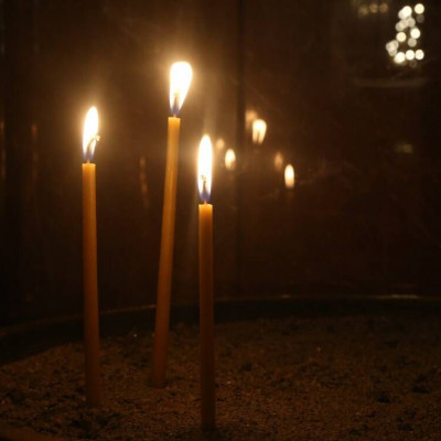 Ανάσταση: Τι ώρα θα γίνει φέτος – Τι ισχύει με τα μέτρα για τον κορονοϊό