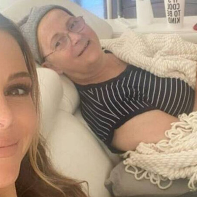 Μαρία Μενούνος: Τα μηνύματα συμπαράστασης από επώνυμους Έλληνες για τη μητέρα της που πέθανε