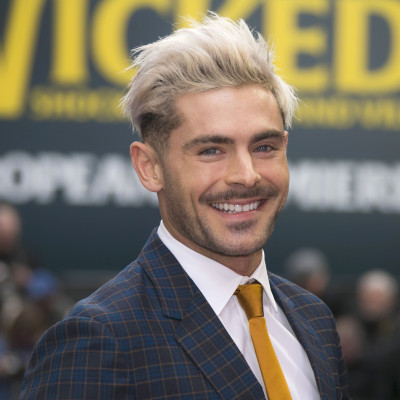Zac Efron: Φίλος του ηθοποιού απέρριψε της φήμες πως έκανε πλαστική επέμβαση