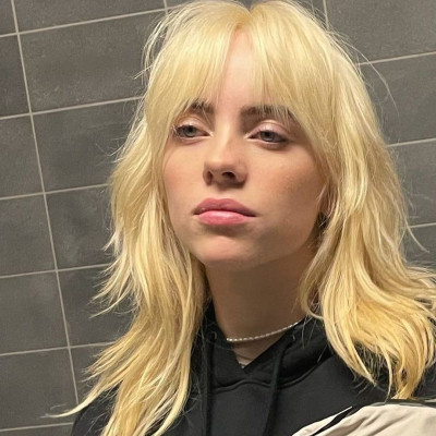 Billie Eilish: 10 φωτογραφίες της που ξεπέρασαν τα 10 εκατομμύρια likes