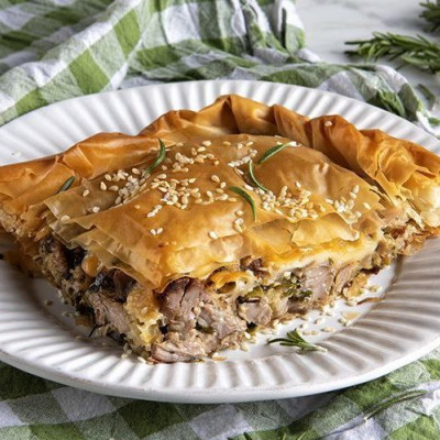 Άκης Πετρετζίκης: Πίτα με αρνί!