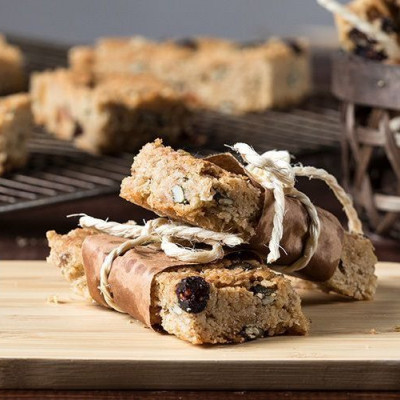 Άκης Πετρετζίκης: Flapjacks με βερίκοκο και τζίντζερ