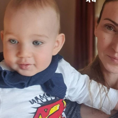 Ο γιος της Μορφούλας Ντώνα είναι σκέτη γλύκα και με υπέροχα γαλάζια μάτια