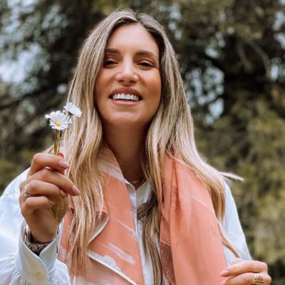 Αθηνά Οικονομάκου: Για μπάνιο στη θάλασσα στον 9ο μήνα της εγκυμοσύνης της