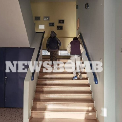 Άνοιξαν γυμνάσια, δημοτικά, νηπιαγωγεία - Με τα αρνητικά self test οι μαθητές