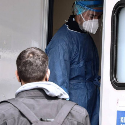 Κρούσματα σήμερα: 1.356 νέες μολύνσεις στην Αττική - «Έκρηξη» στο Μεσολόγγι