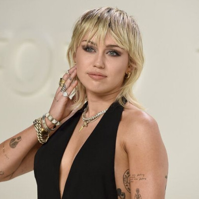 Miley Cyrus: Θυμάται το τραγούδι που έγραψε για τον Liam Hemsworth 4 χρόνια μετά την κυκλοφορία του