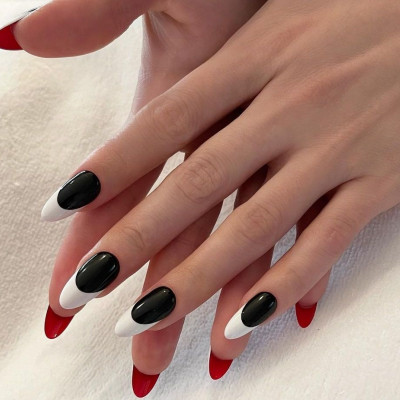 Ψάχνεις μανικιούρ; Κάνε το διαφορετικό γαλλικό nail art της Selena Gomez