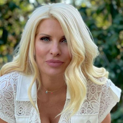 Ελένη Μενεγάκη: Θα τα χάσεις με την πρώτη της φωτό από το γραφείο της στο Mega! Υπέροχη!